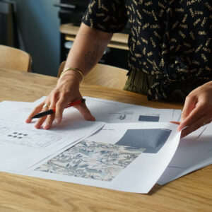 Hjälp med inredning, händer och ritning